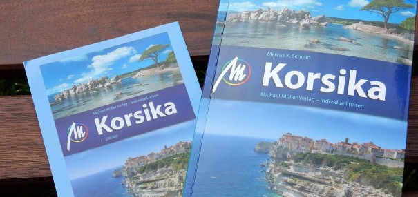 Herausnehmbare Übersichtskarte + Informativer Reiseführer = ein hilfreicher Reisebegleiter für meine bevorstehende Korsika-Reise! ©entdecker-greise.de