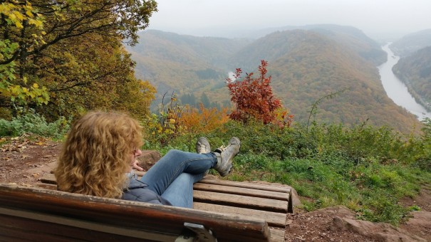 Das Saarland ist ein wahres Paradies für Outdoorfreunde - hier ein morgendlicher Blick auf die Saarschleife, noch ein wenig neblig, aber dennoch wunderschön. ©entdecker-greise.de