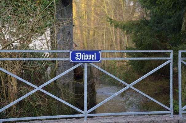Die Düssel im Stadtkern von Gruiten ©entdecker-greise.de