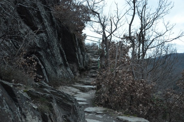 Felsenpassage Rotweinwanderweg © entdecker-greise.de