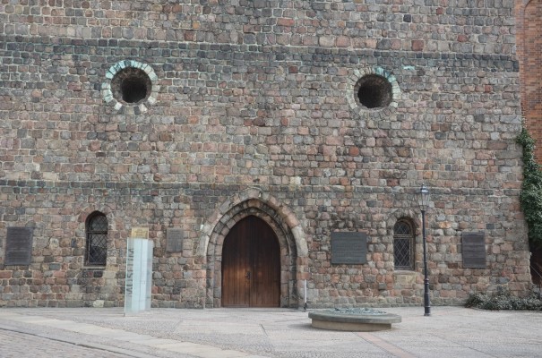Eingang zur Nikolaikirche ©entdecker-greise.de