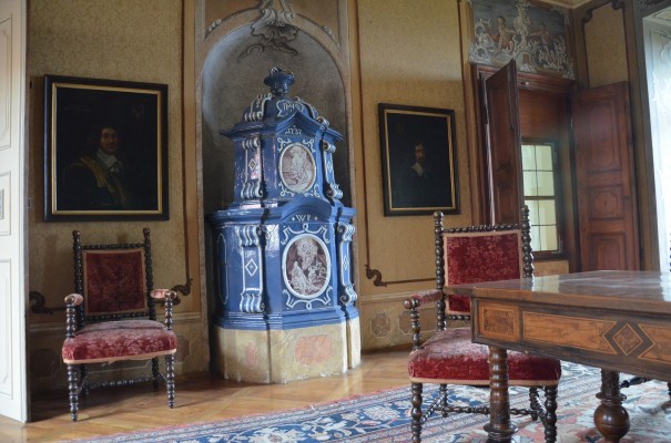 Traditioneller Kachelofen statt moderne Ölheizungsanlag - Authentizität auf Burg Bernstein ©entdecker-greise.de