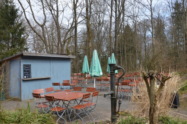 Der Biergarten vom Donnersberger Waldhaus, dem höchstgelegensten Lokal der Pfaz ©entdecker-greise.de