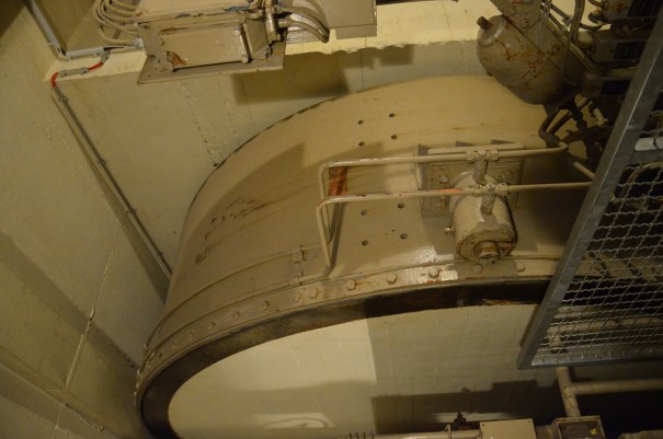 Unglaublich, was man hier konstruiert hat - ein MAN Rolltor aus 25 Tonnen Stahl und Beton ©entdecker-greise.de