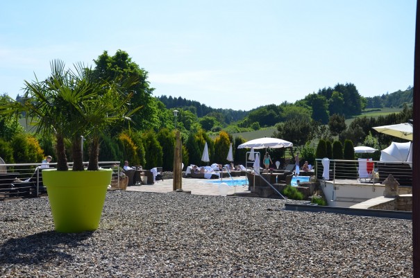 Der Außenpool samt Wellnessgarten - eine herrliche Oase zum genießen! ©entdecker-greise.de