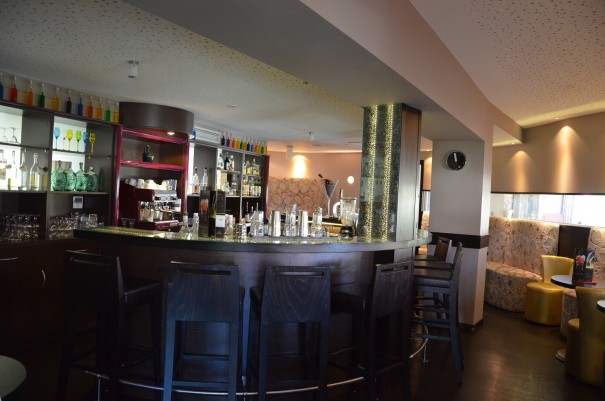 In der gemütlichen Bar kann man den Abend gemütlich bei dem ein oder anderen Gläschen ausklingen lassen ... ©entdecker-greise.de