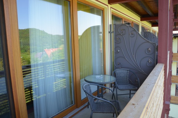 Mein kleiner Balkon mit großer Aussicht - das Hotel FREUND inmitten herrlichster Natur! ©entdecker-greise.de