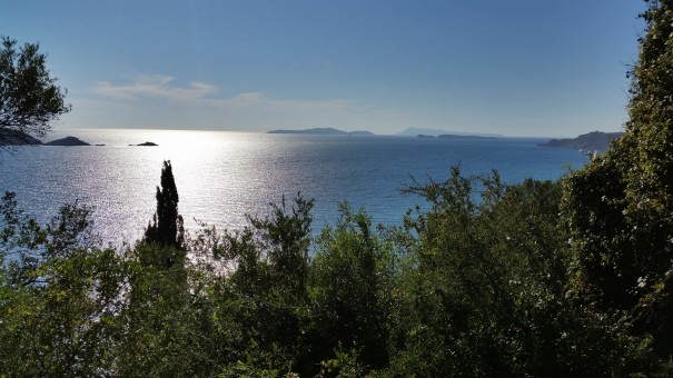 Wunderbare Ausblicke während der Wanderung nach Arillas! #corfelios ©entdecker-greise.de
